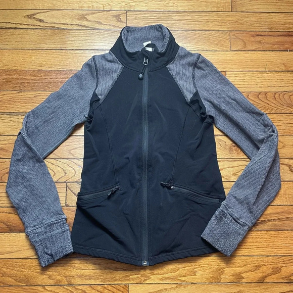 Ivivva  long sleeve zip front jacket, size 10 - Picture 1 of 9